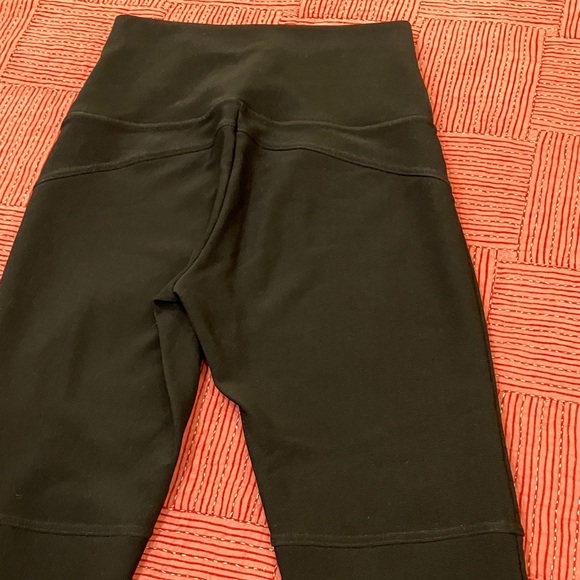 Ruelle (made in Canada) women’s small stretch fabric pants - Picture 13 of 14